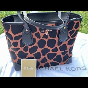 🖤FinalPrice🖤Michael Kors Eva Small Tote in Nylon